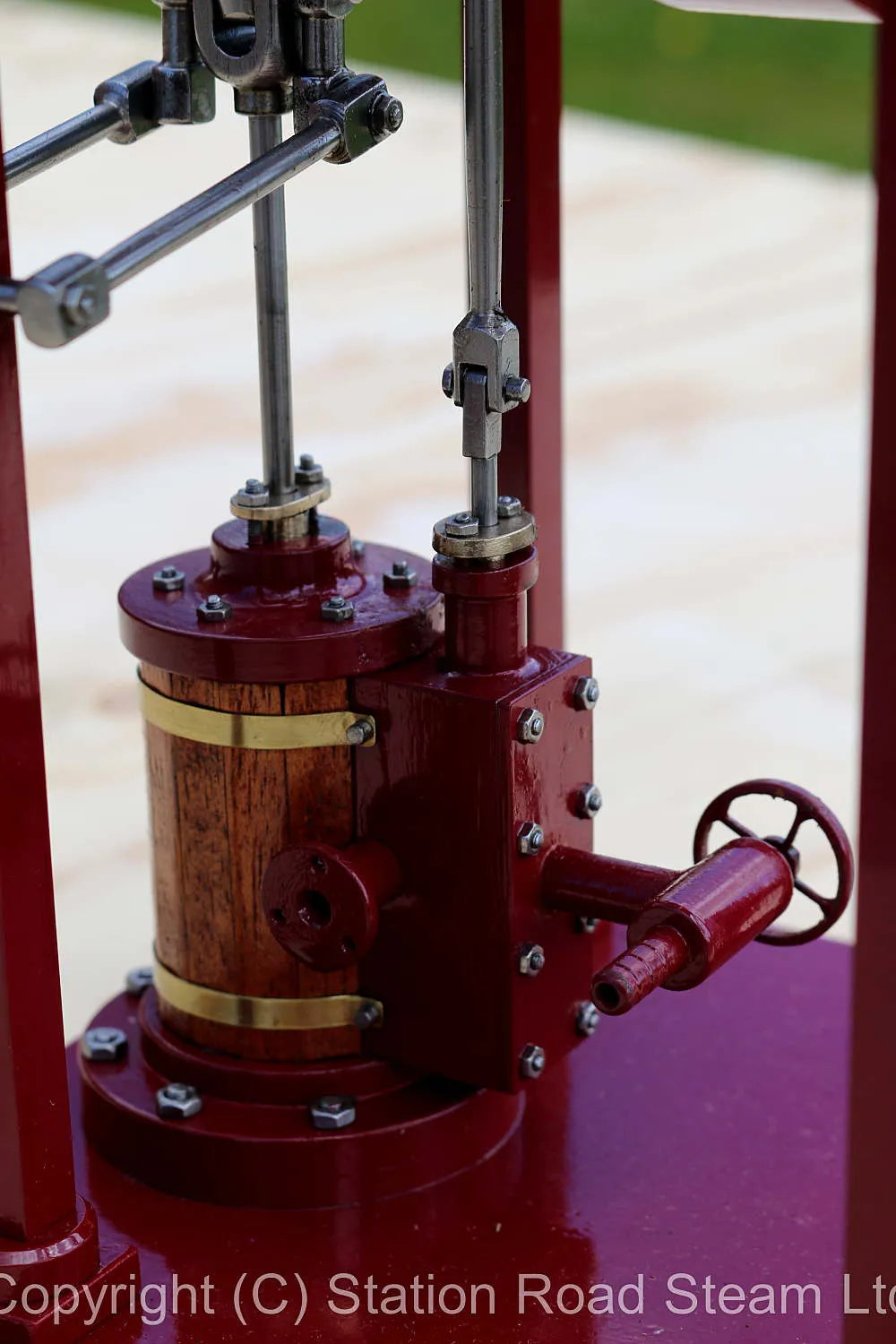 Hart overtype vertical engine