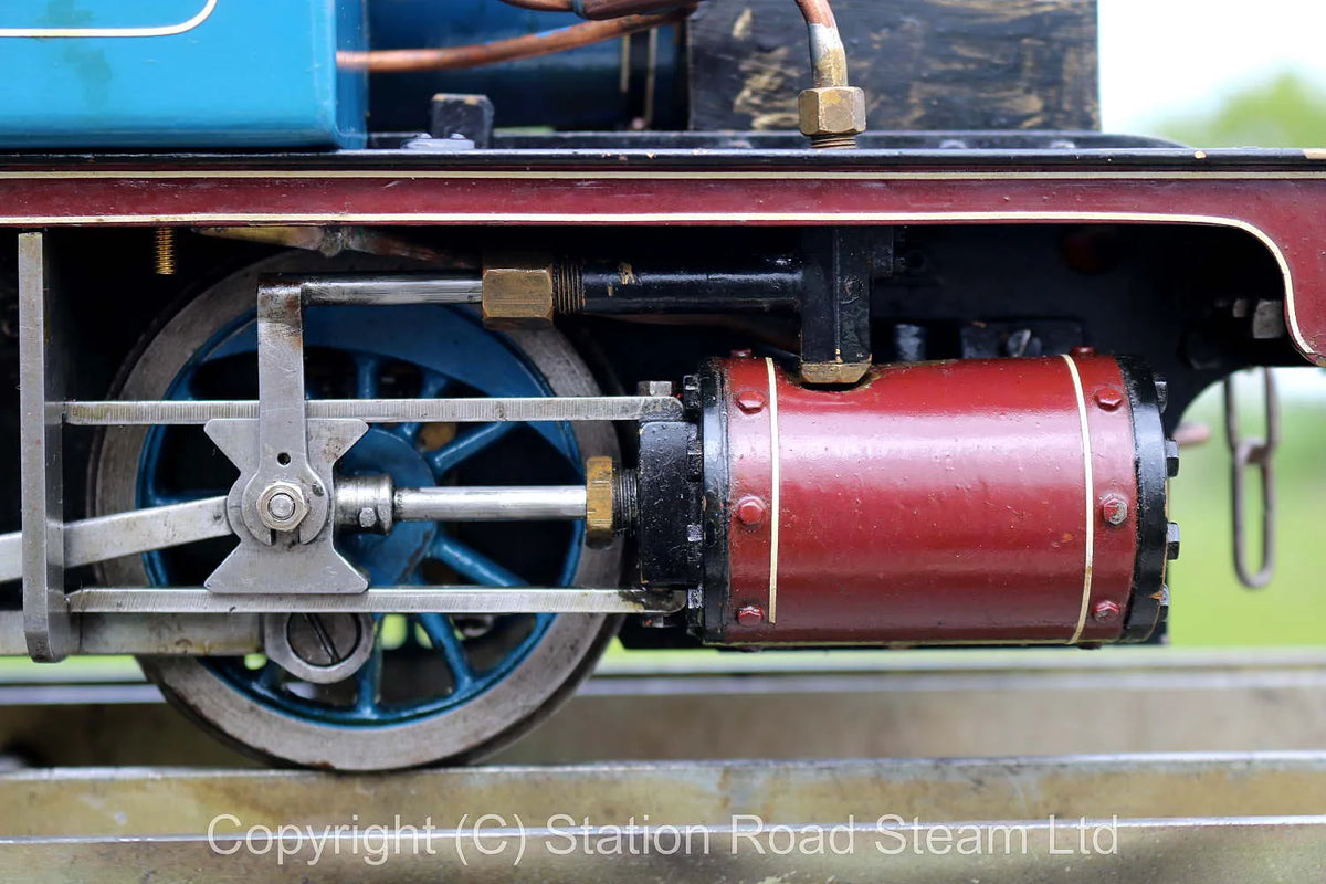 3 1/2 inch gauge "Rob Roy" 0-6-0T with coal truck