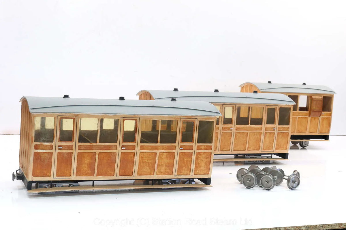 Three gauge 1 coaches