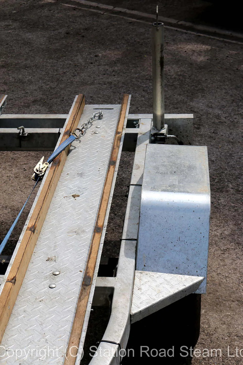 Two wheel road trailer for 7 1/4 inch gauge locomotive