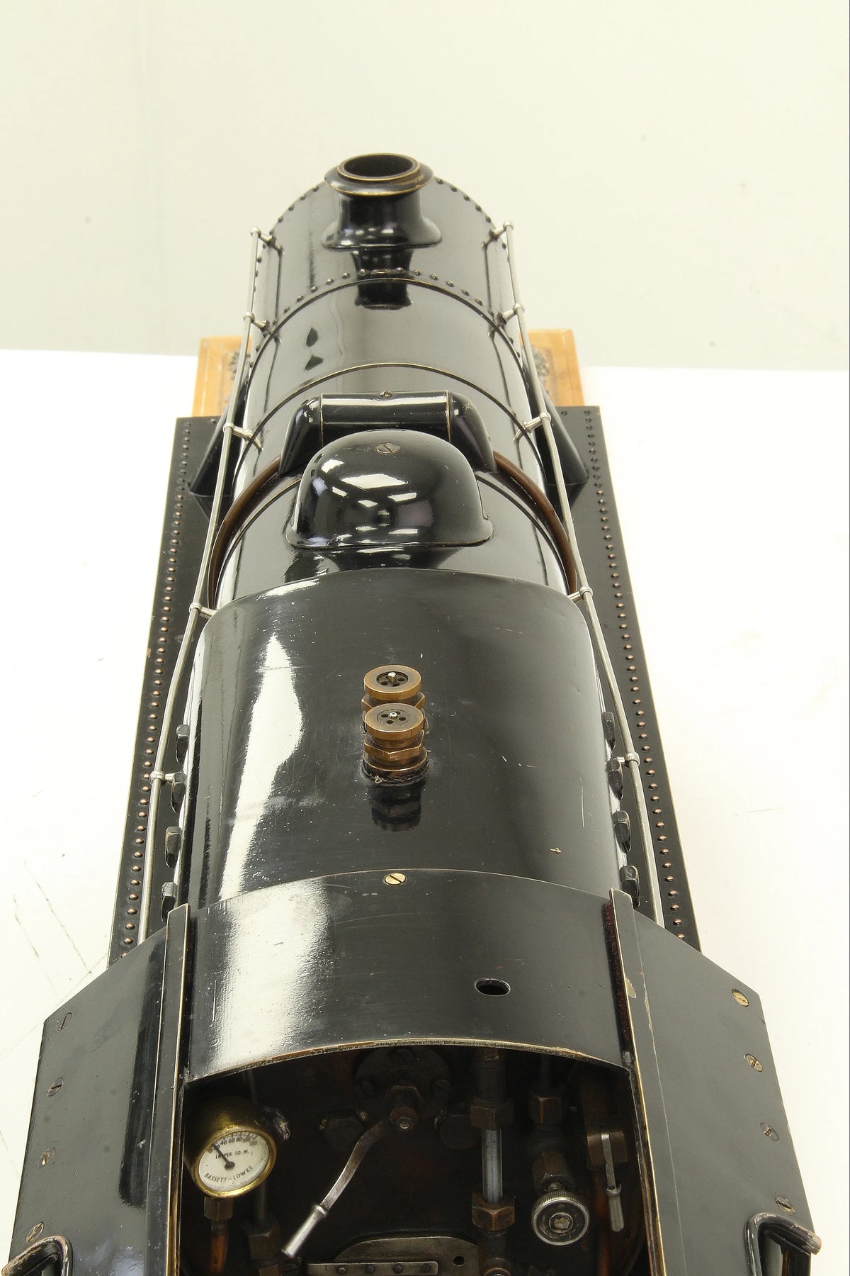 3 1/2 inch gauge Black 5