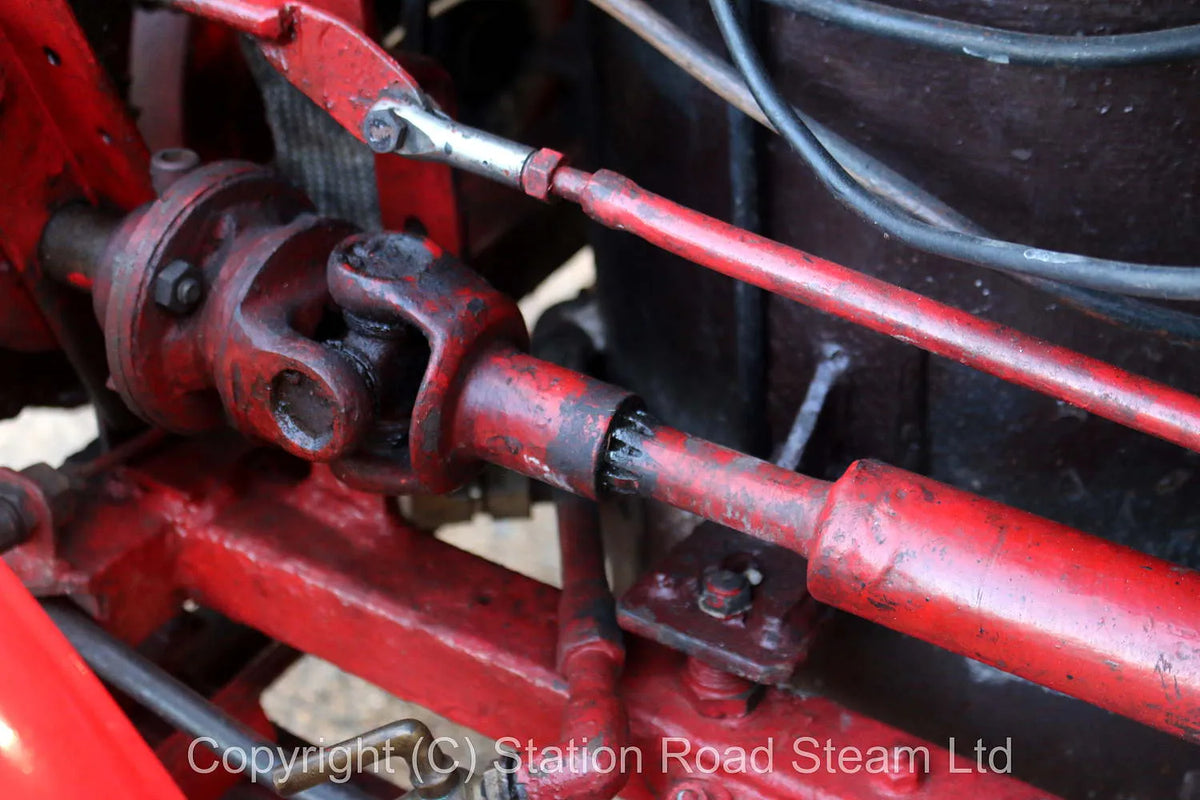 V-twin steam tricycle