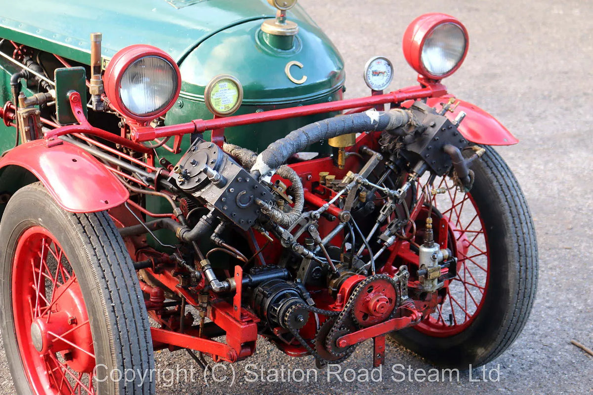 V-twin steam tricycle
