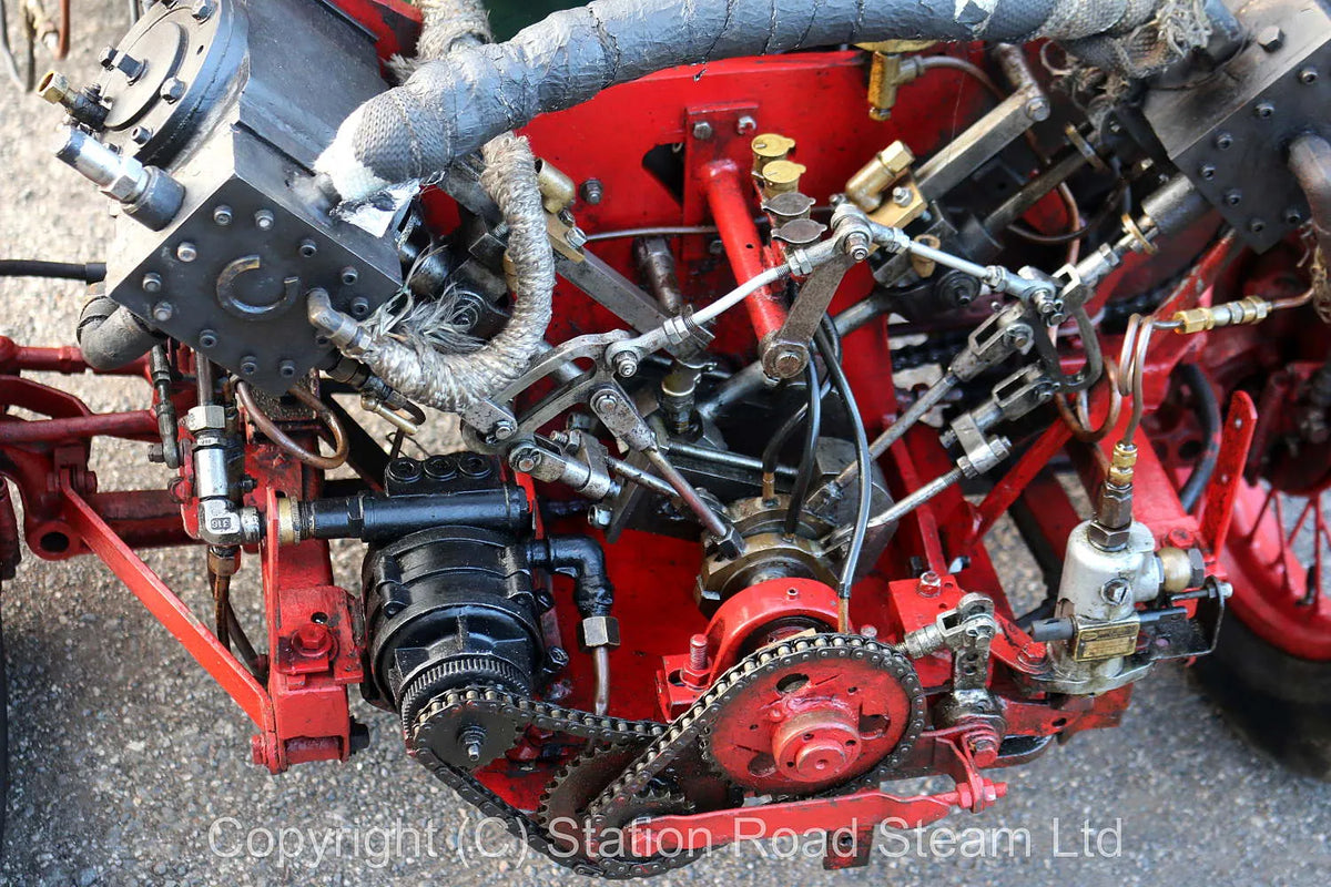 V-twin steam tricycle