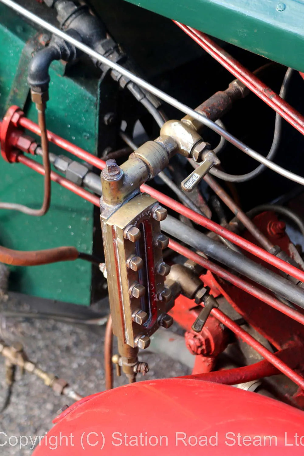 V-twin steam tricycle