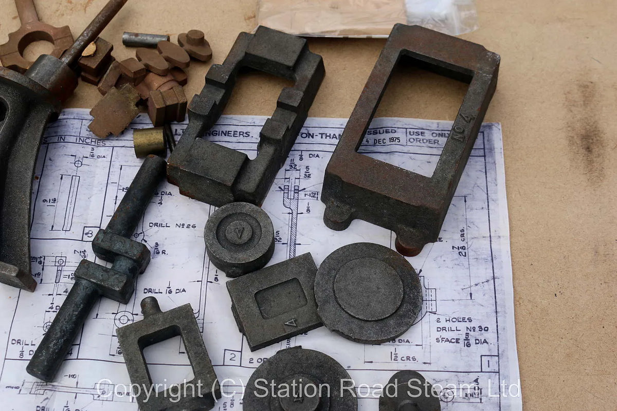 Stuart No.4 vertical engine with reversing gear castings