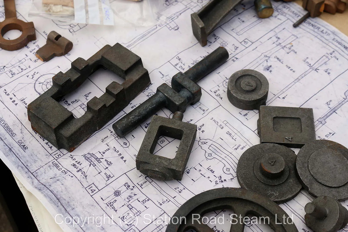Stuart No.4 vertical engine with reversing gear castings