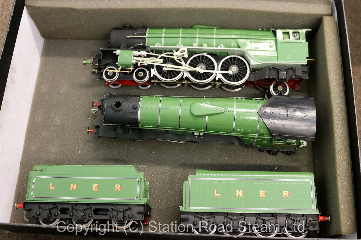 O-gauge DJH LNER V2 & A2