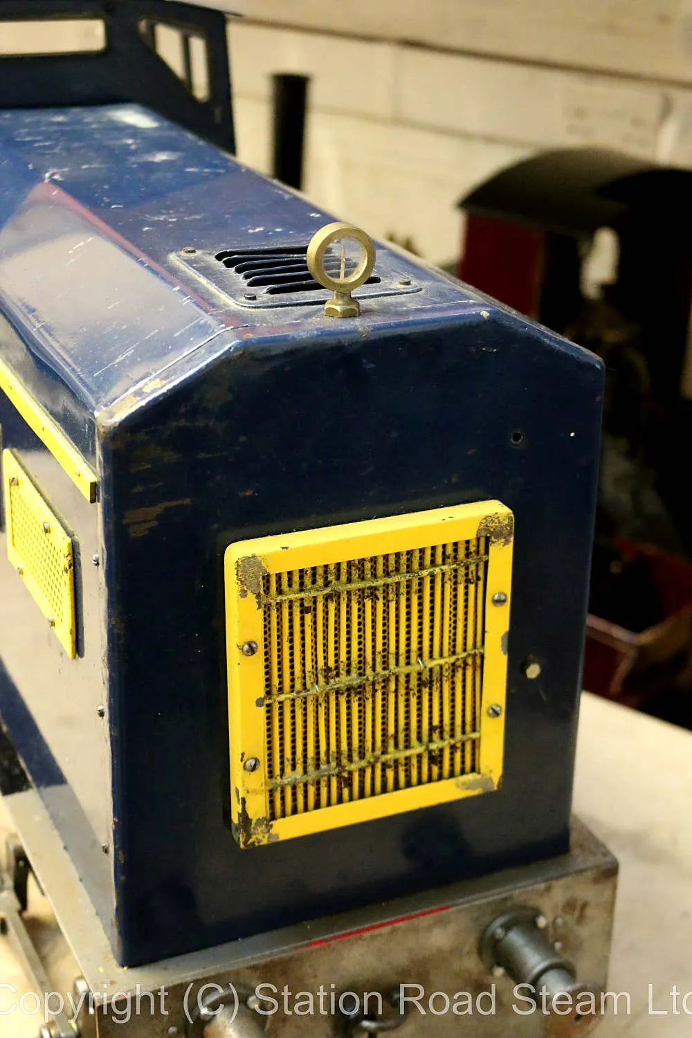 5 inch gauge freelance 0-4-0 battery electric