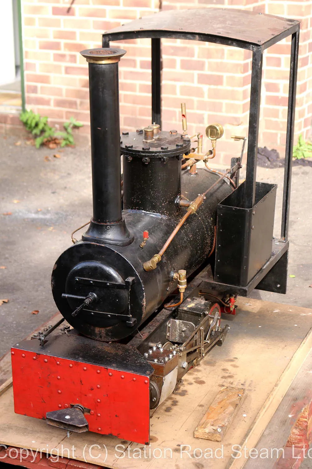 7 1/4 inch narrow gauge 0-6-0 with driving truck