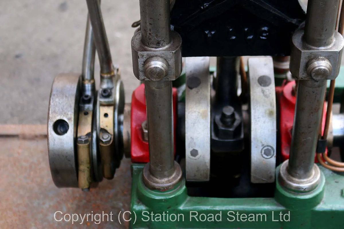 Drysdale vertical engine with reversing gear