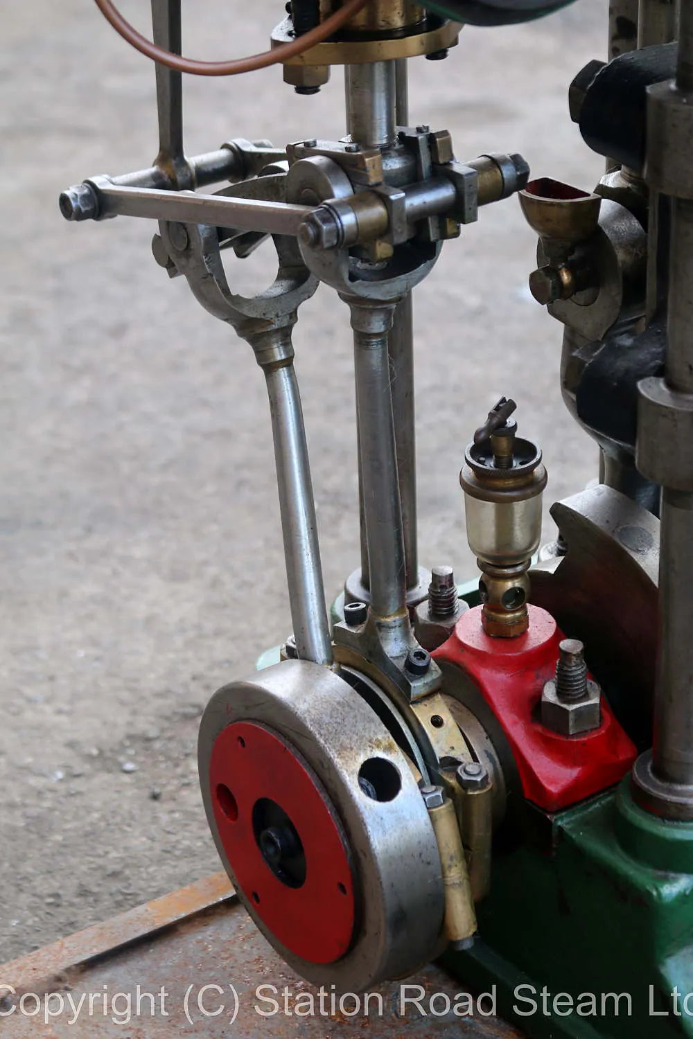Drysdale vertical engine with reversing gear