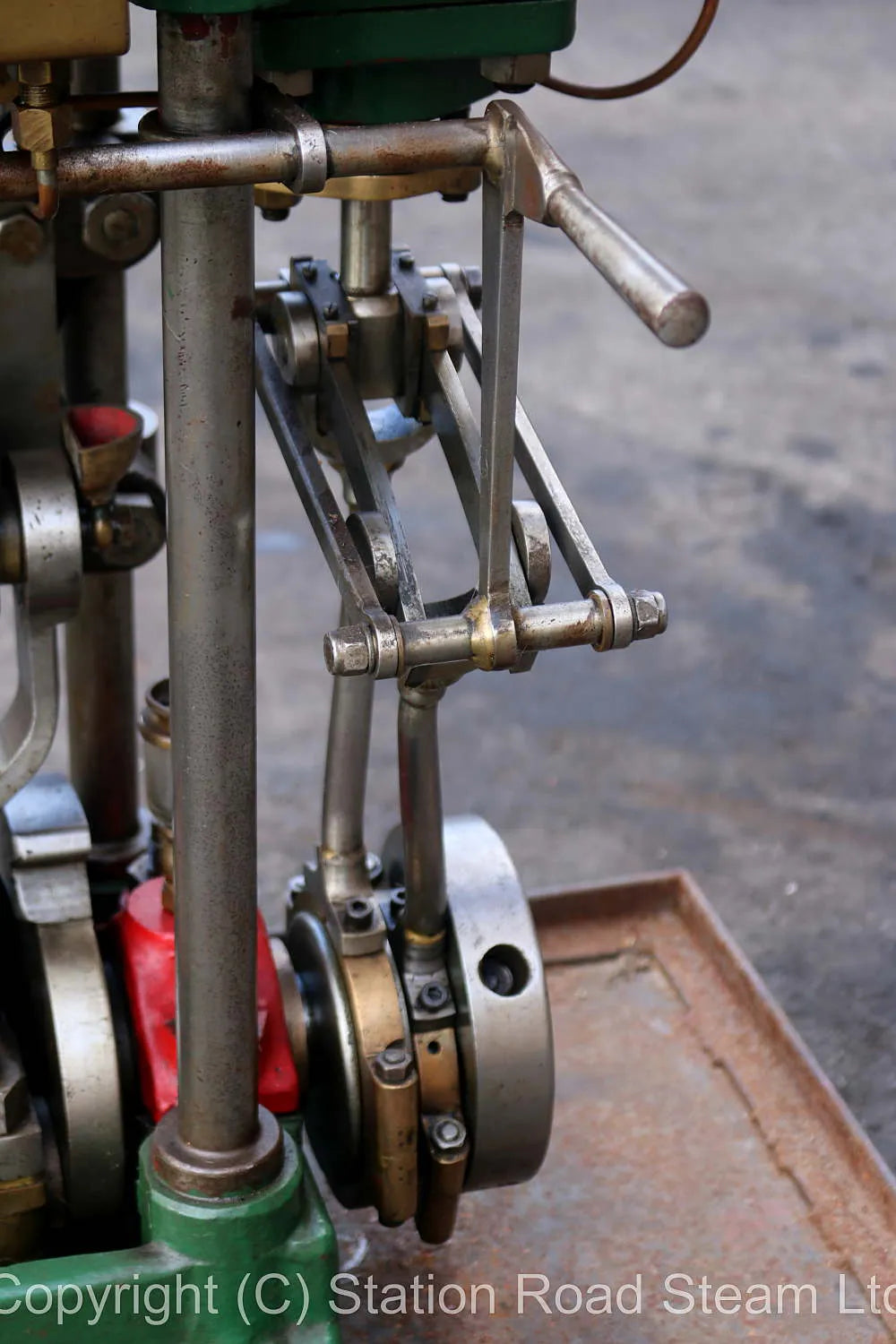 Drysdale vertical engine with reversing gear