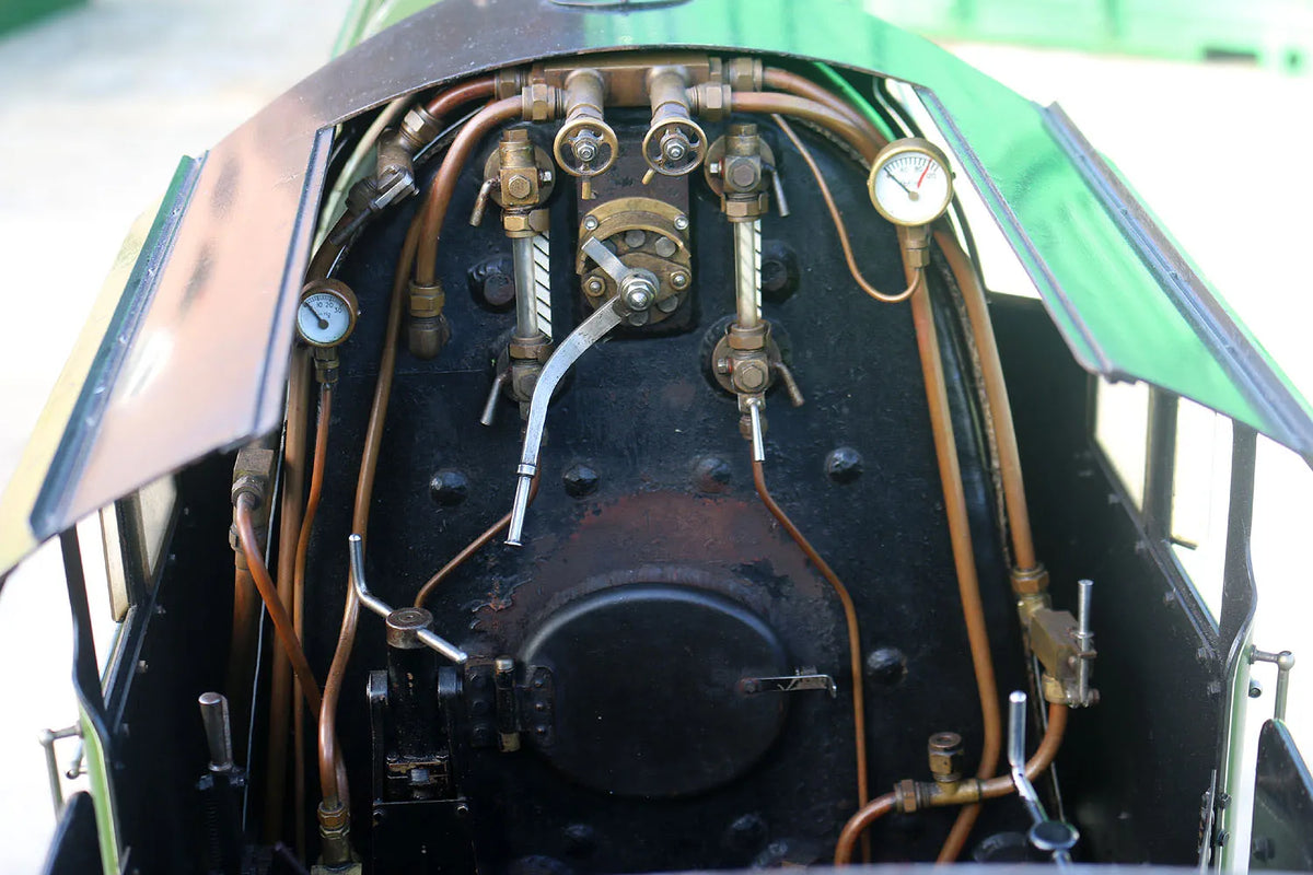 7 1/4 inch gauge LNER V2 2-6-2