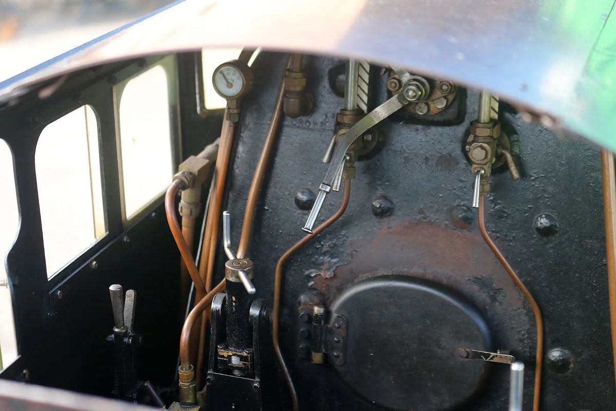 7 1/4 inch gauge LNER V2 2-6-2