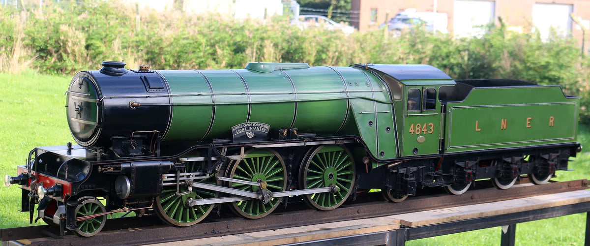 7 1/4 inch gauge LNER V2 2-6-2