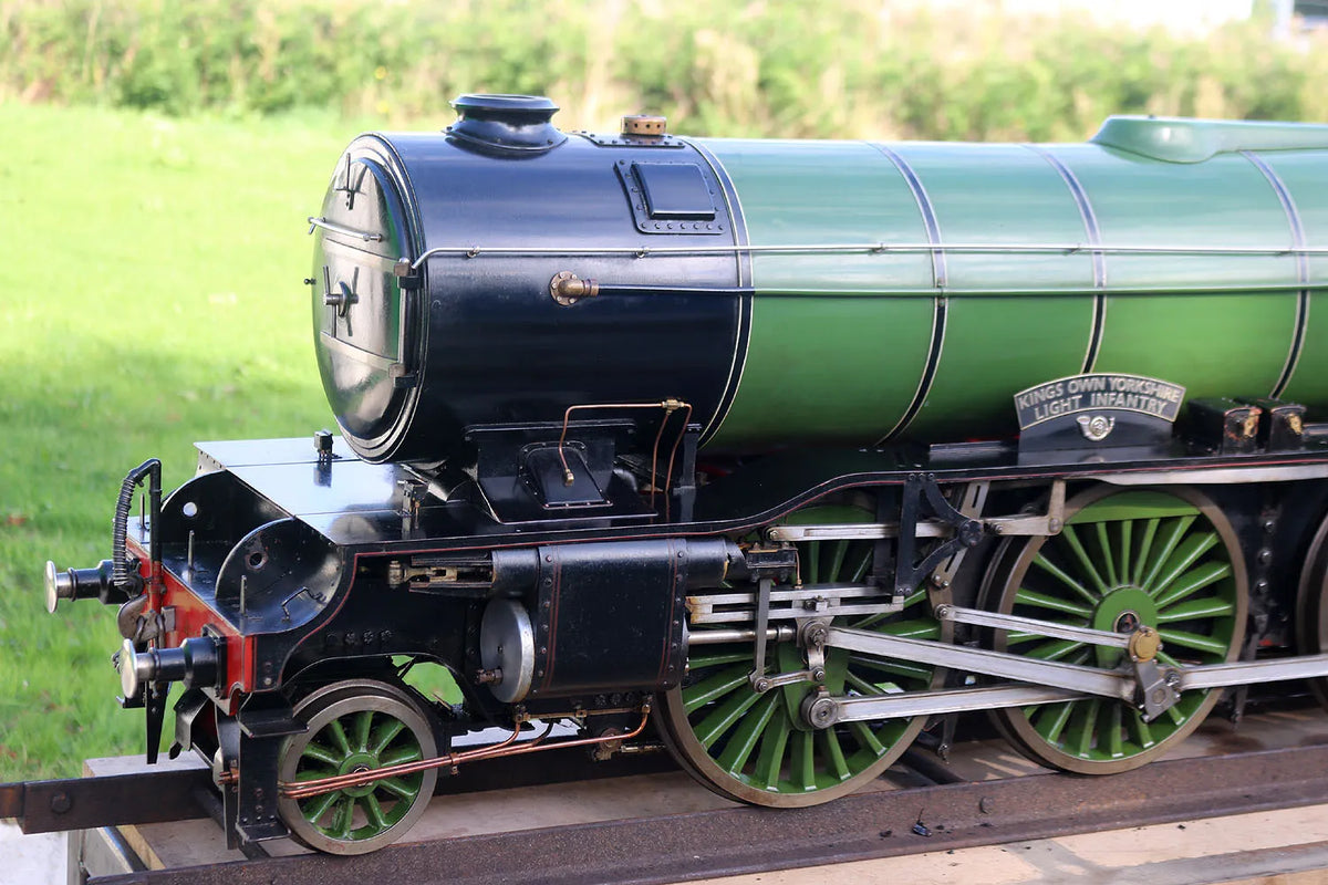 7 1/4 inch gauge LNER V2 2-6-2