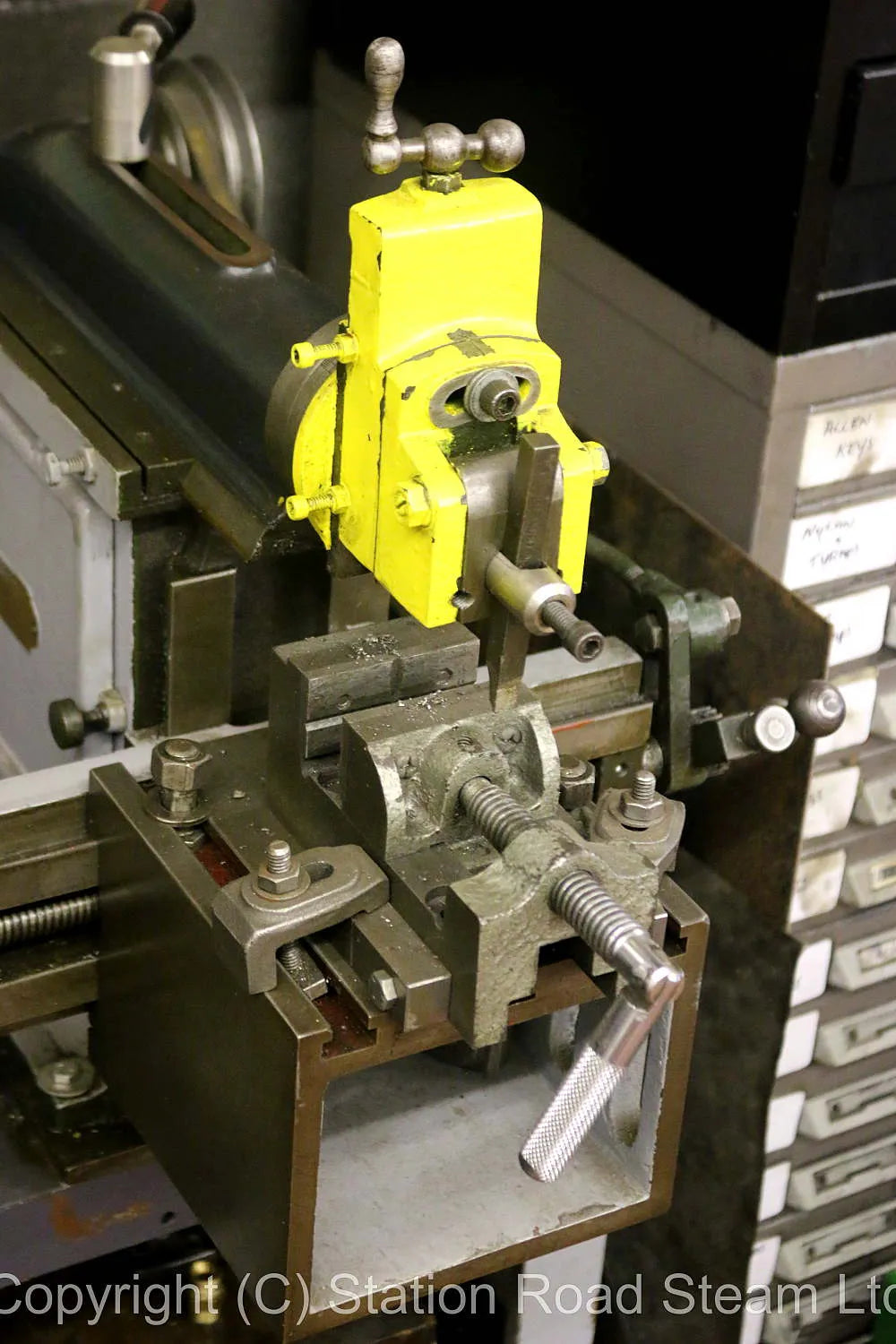 Small bench-mounted shaper