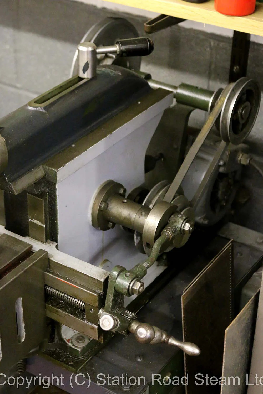 Small bench-mounted shaper