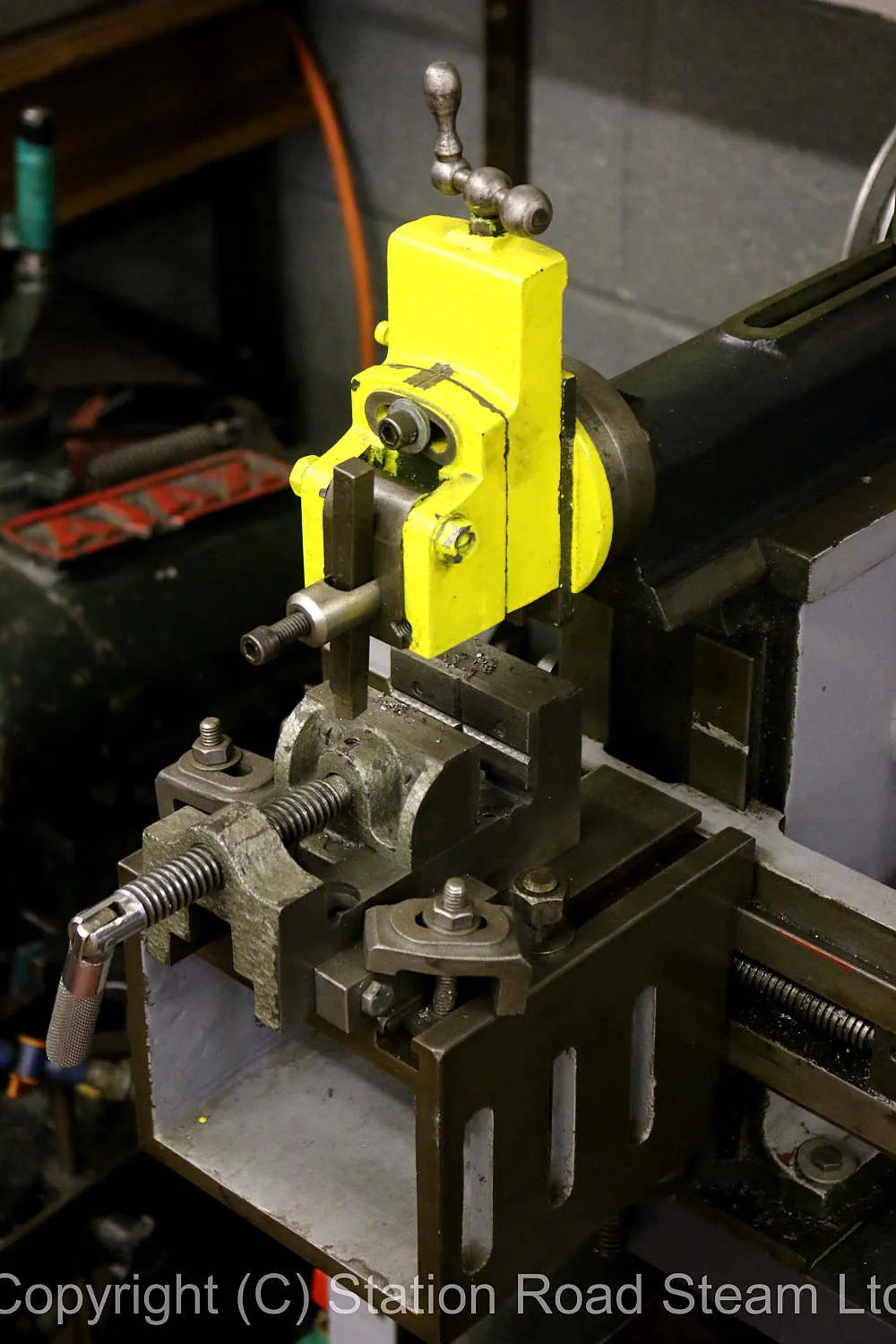 Small bench-mounted shaper