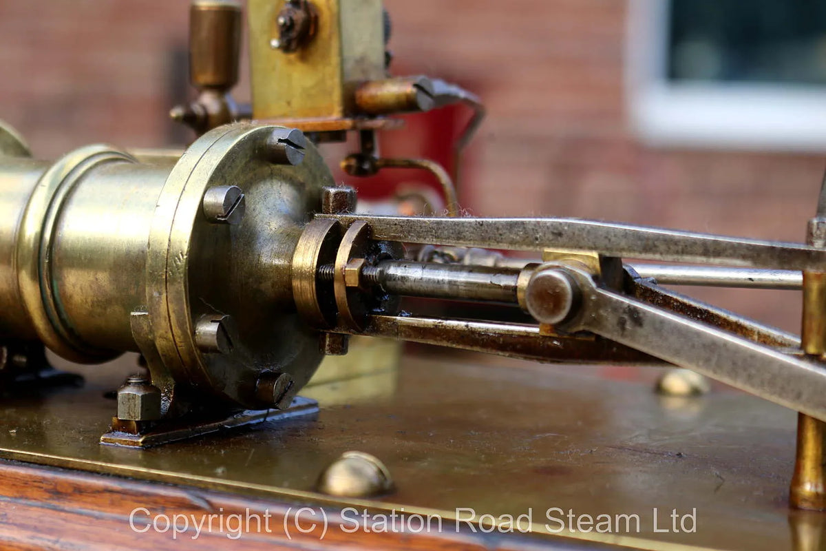 Vintage horizontal mill engine with mechanical lubricator