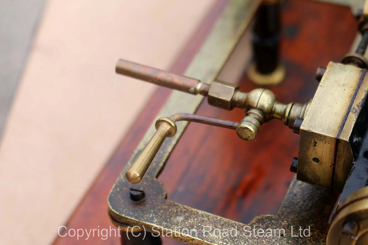 Vintage horizontal engine