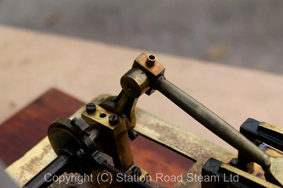 Vintage horizontal engine