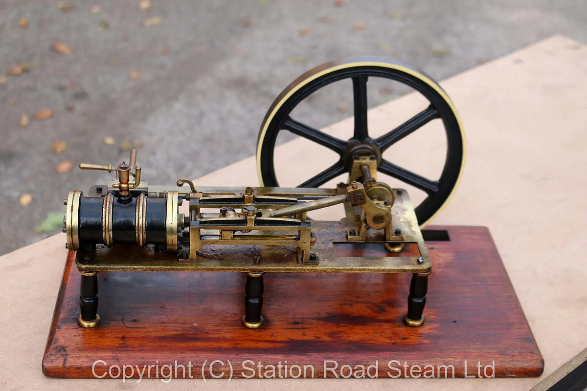 Vintage horizontal engine