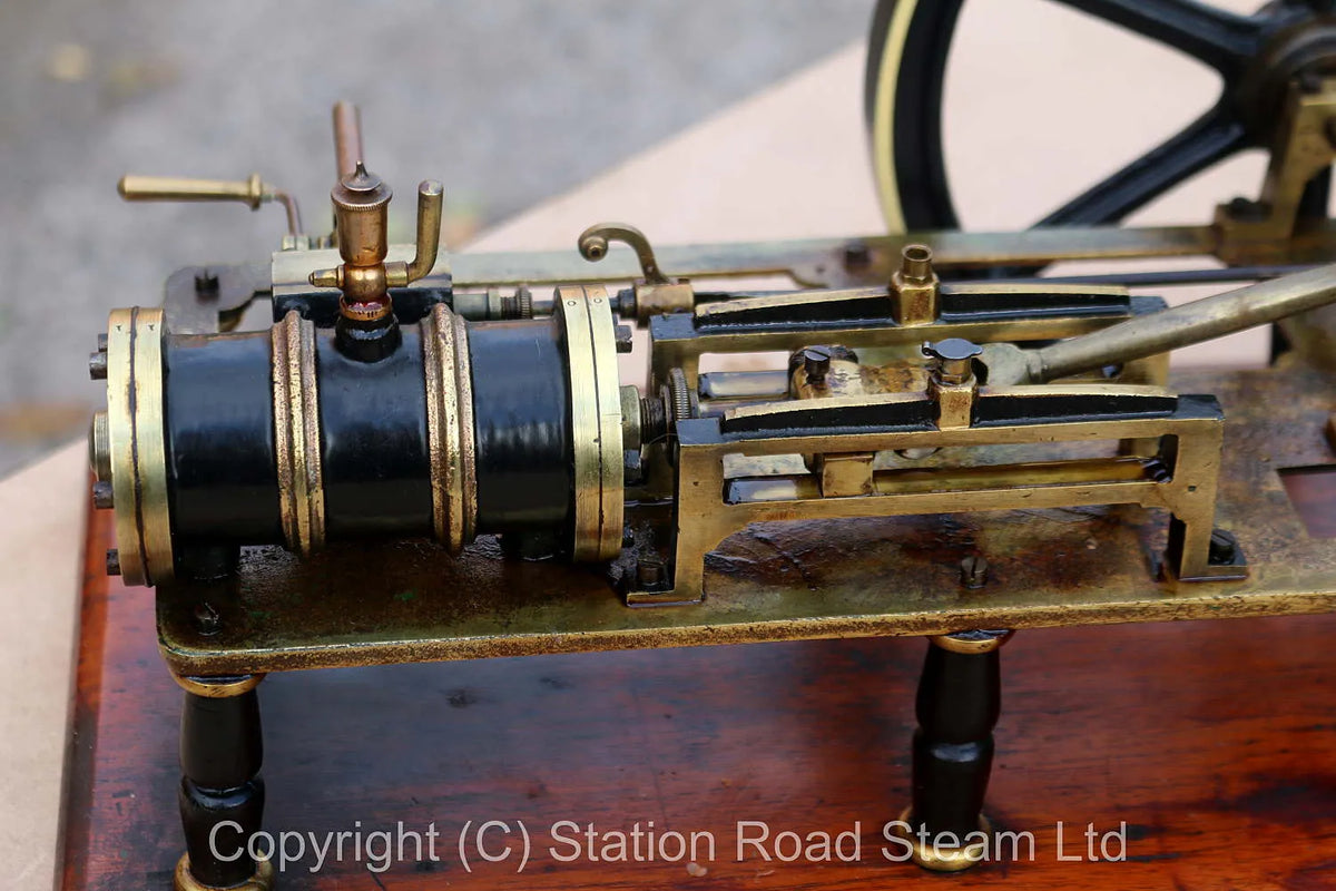 Vintage horizontal engine