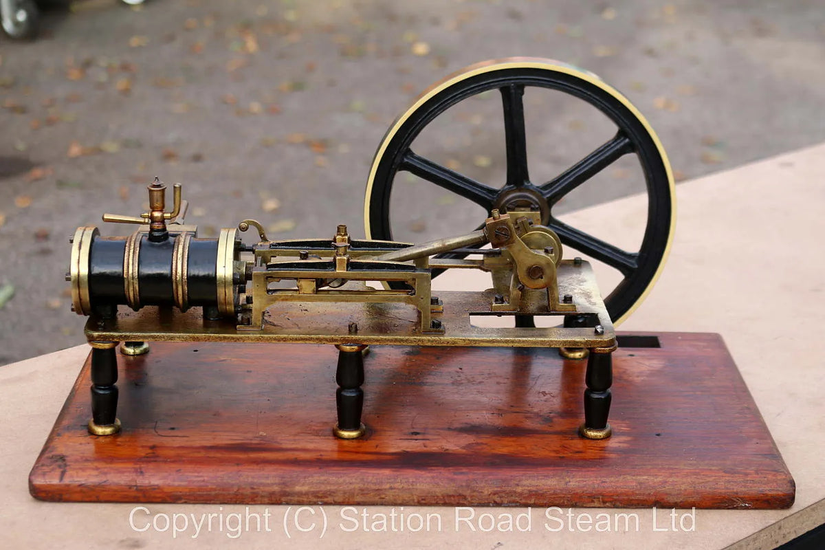 Vintage horizontal engine