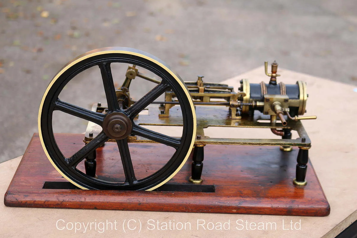 Vintage horizontal engine