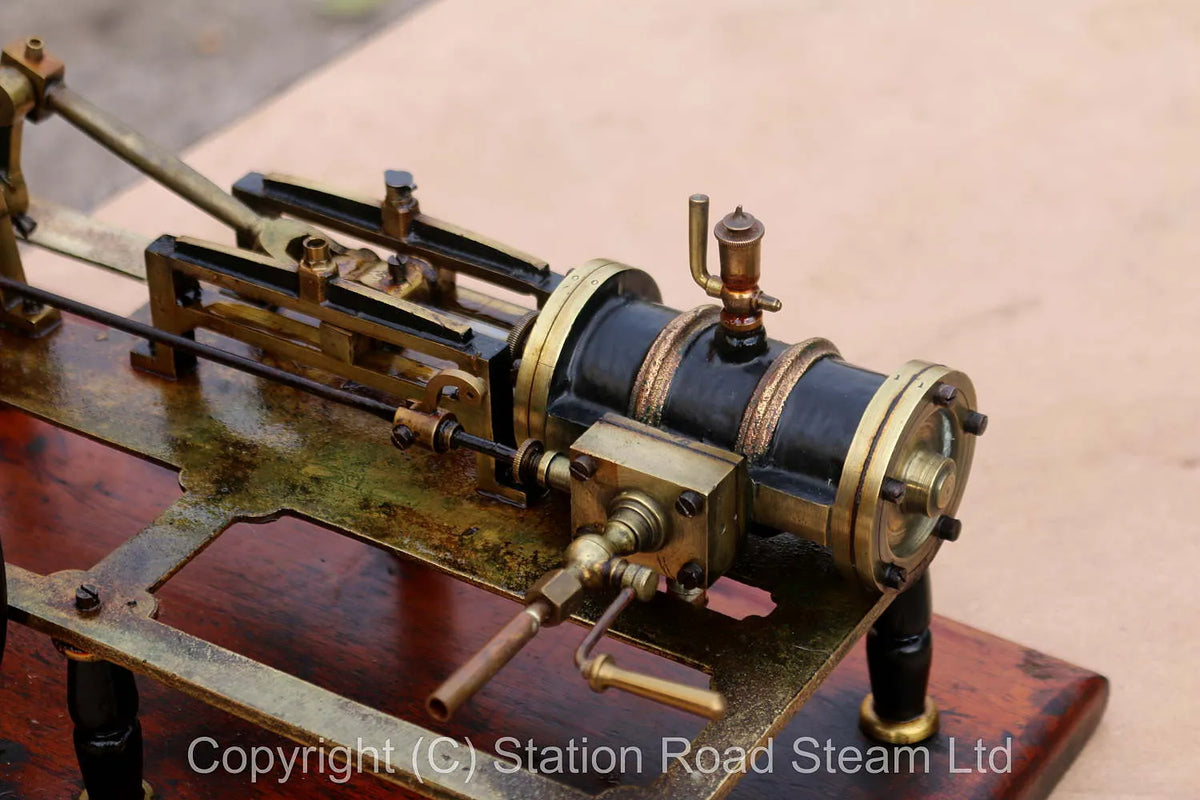 Vintage horizontal engine