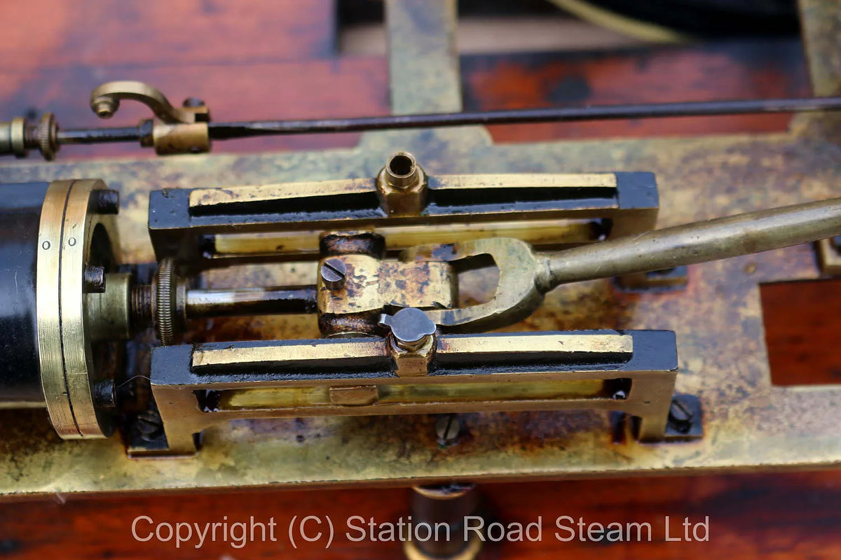 Vintage horizontal engine