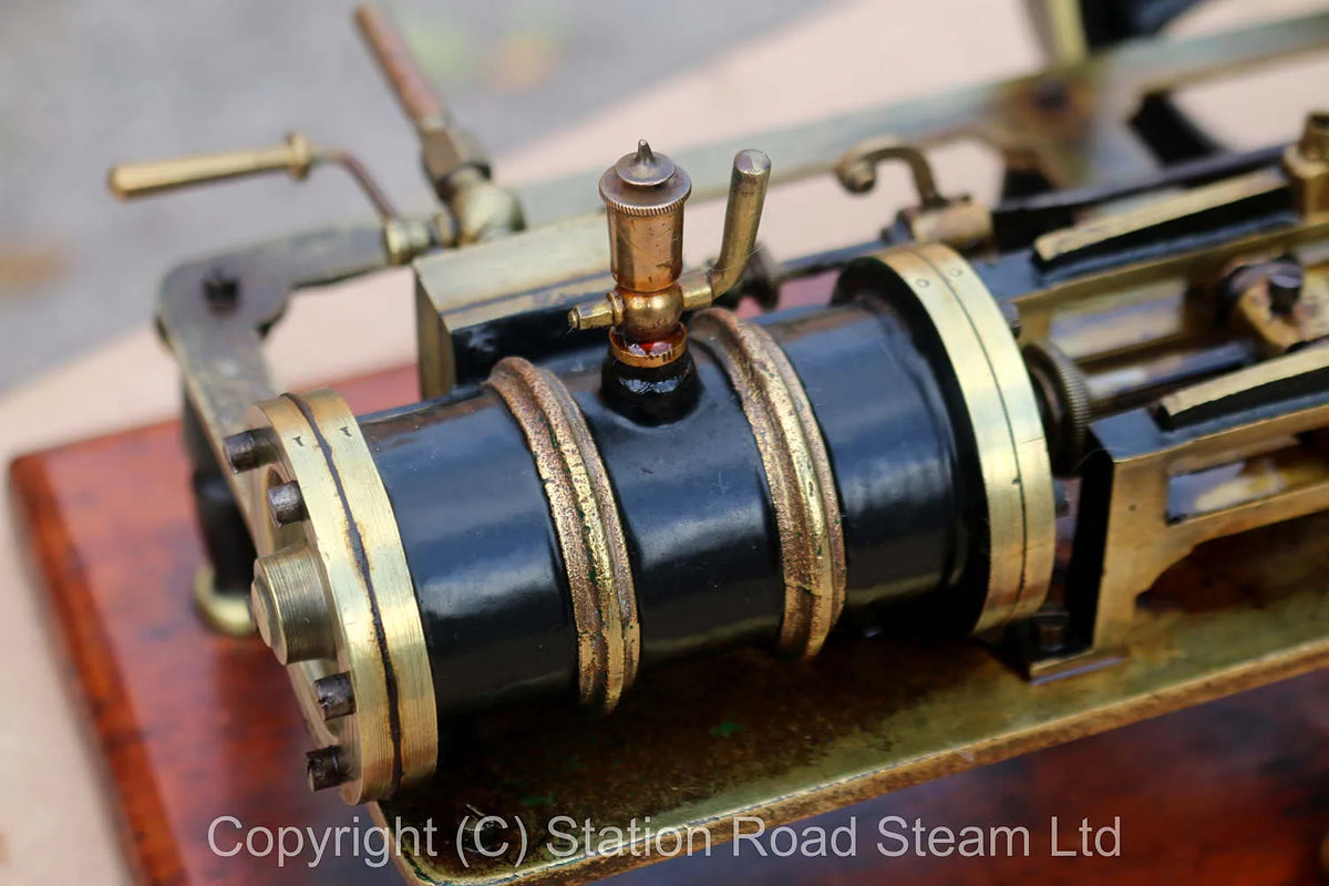 Vintage horizontal engine