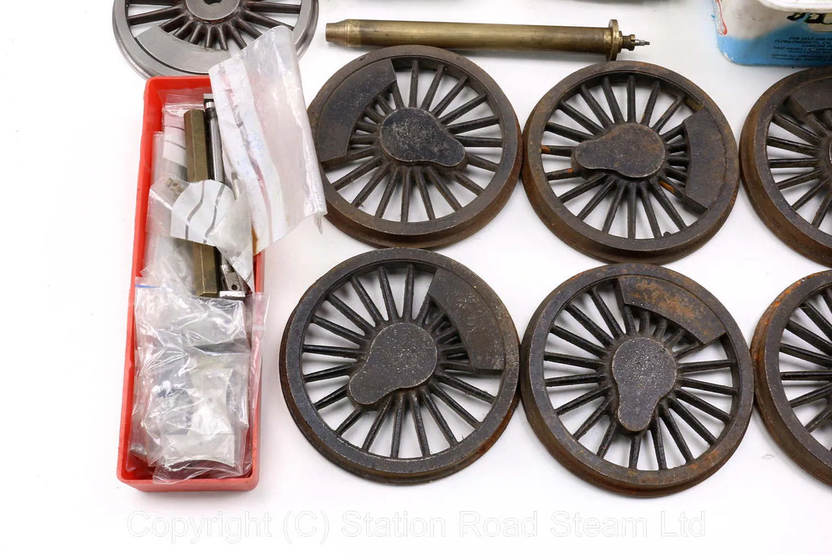 Pair of part-built 3 1/2 inch gauge GWR 4-6-0 "Lickham Hall"