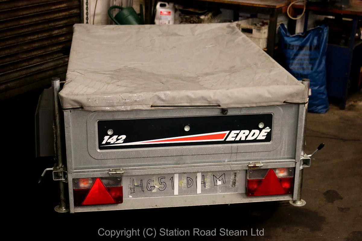 Two wheel road trailer for 7 1/4 inch gauge locomotive