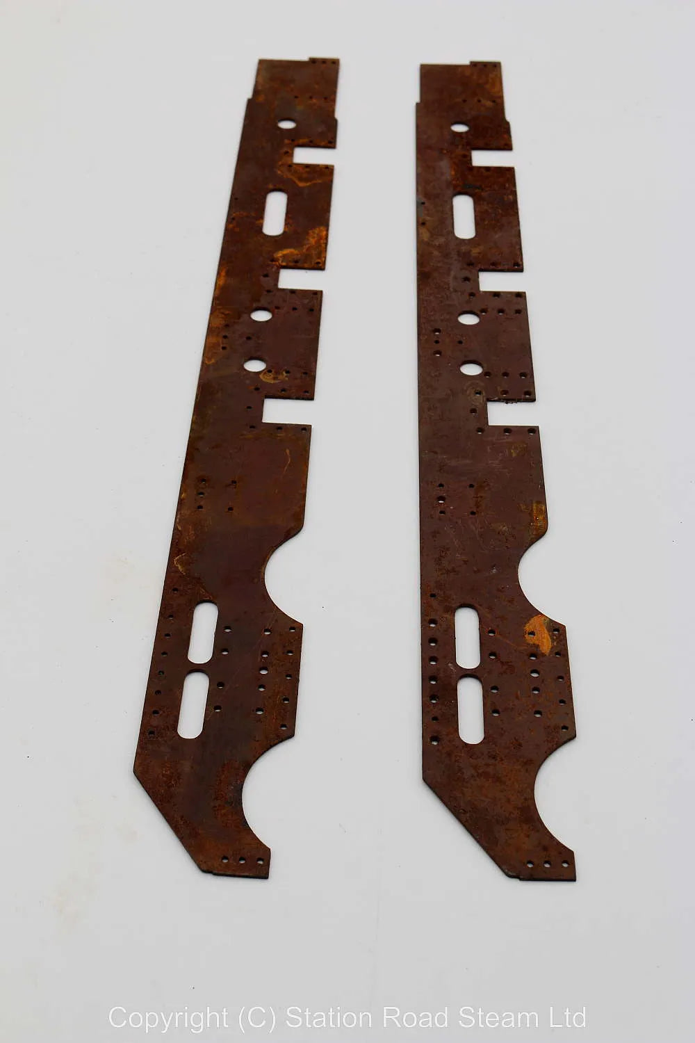 Ancient 3 1/2 inch gauge Atlantic chassis with boiler