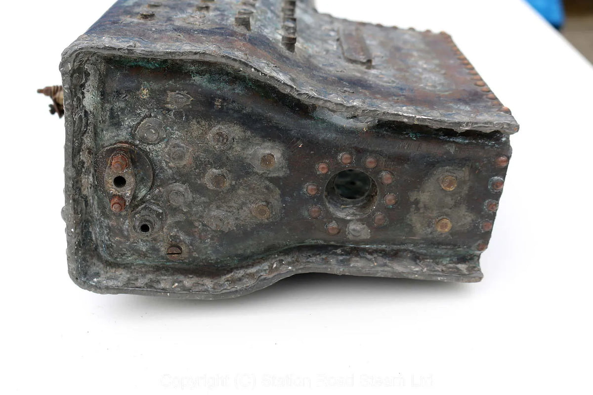 Ancient 3 1/2 inch gauge Atlantic chassis with boiler