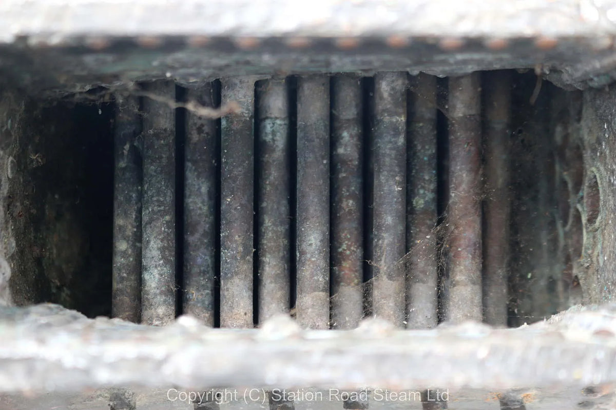 Ancient 3 1/2 inch gauge Atlantic chassis with boiler