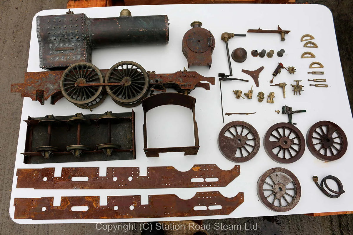 Ancient 3 1/2 inch gauge Atlantic chassis with boiler