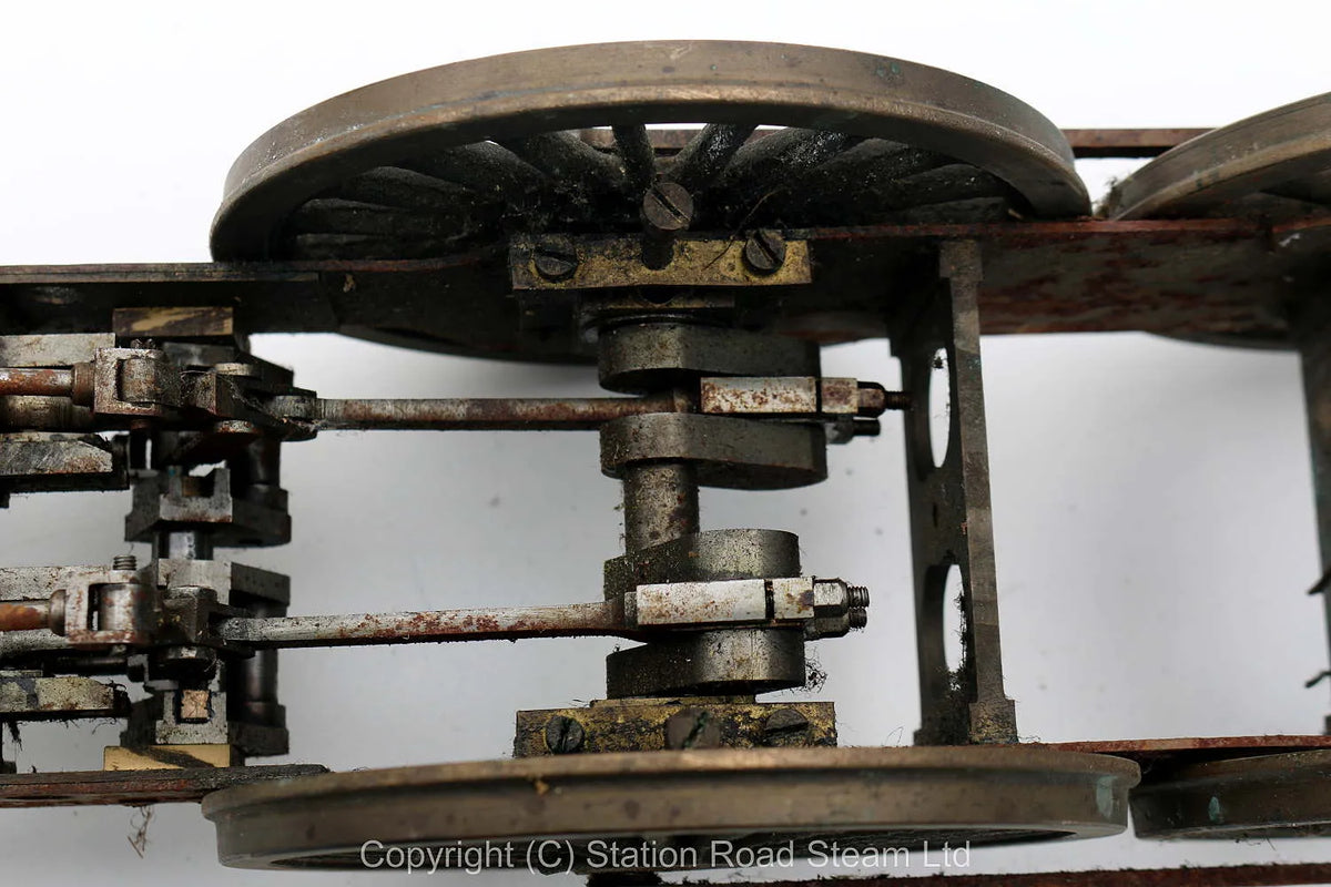 Ancient 3 1/2 inch gauge Atlantic chassis with boiler