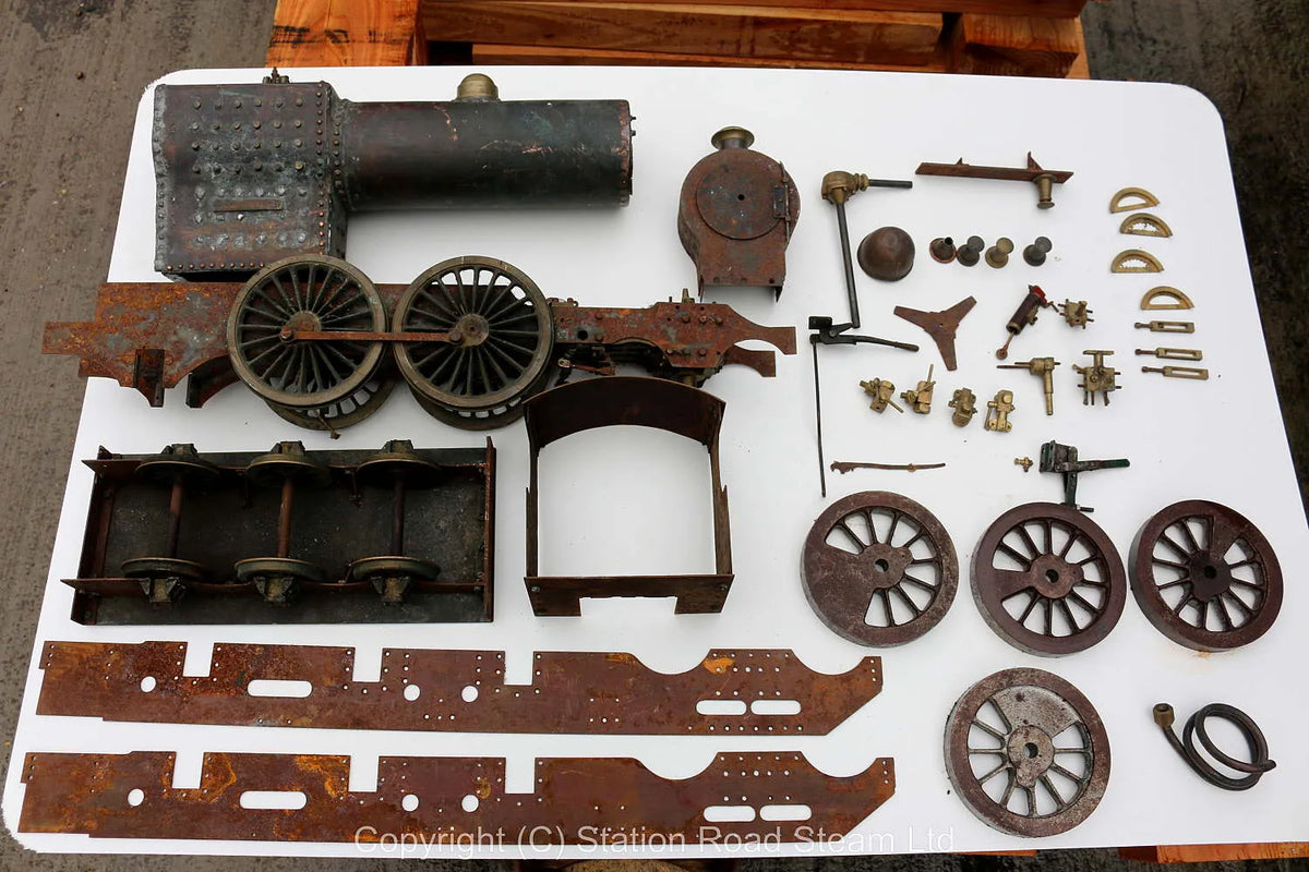 Ancient 3 1/2 inch gauge Atlantic chassis with boiler