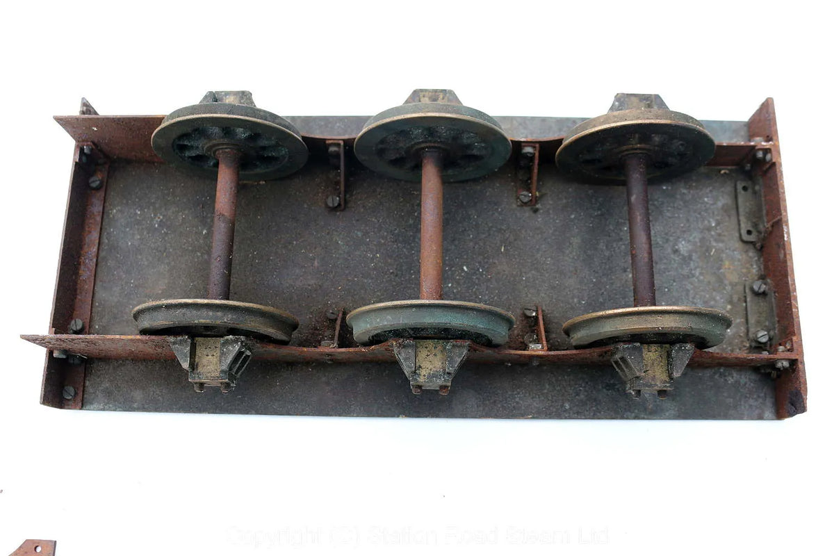 Ancient 3 1/2 inch gauge Atlantic chassis with boiler
