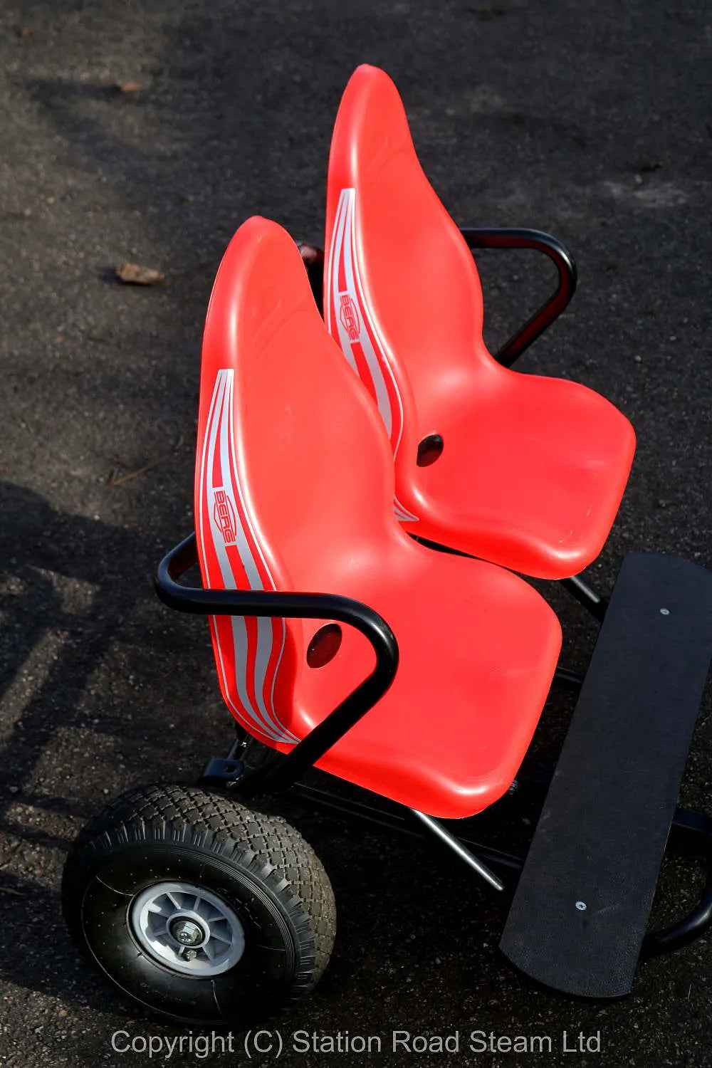 Two seat passenger trolley for 4 inch scale traction engine