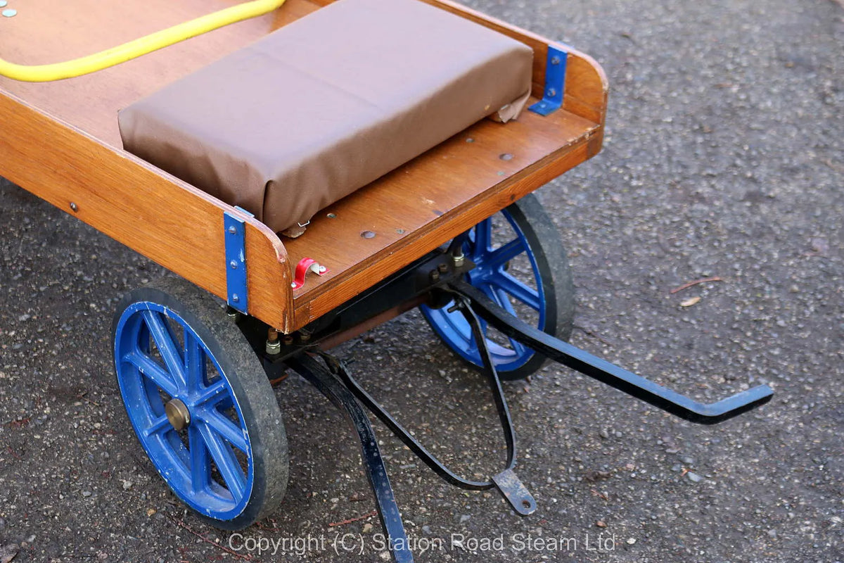 Four wheel traction engine wagon