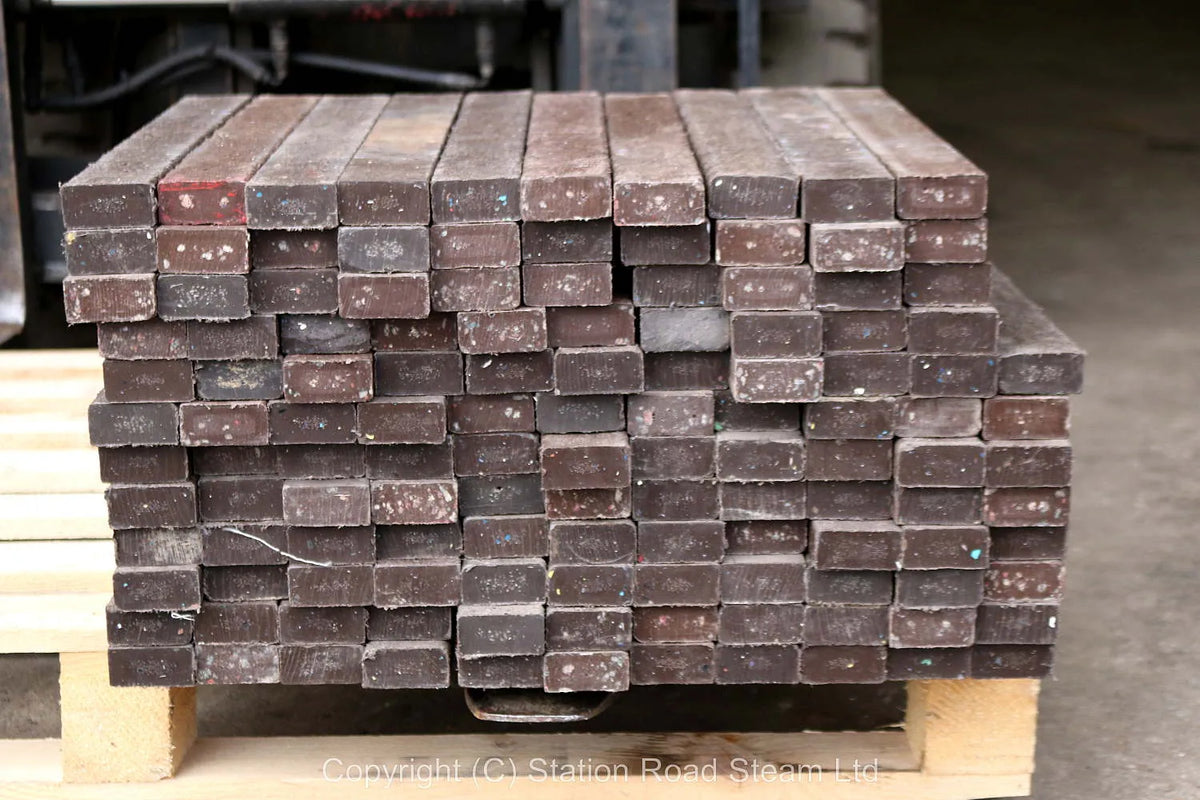 128 recycled plastic sleepers, 16 x 2" x 1"