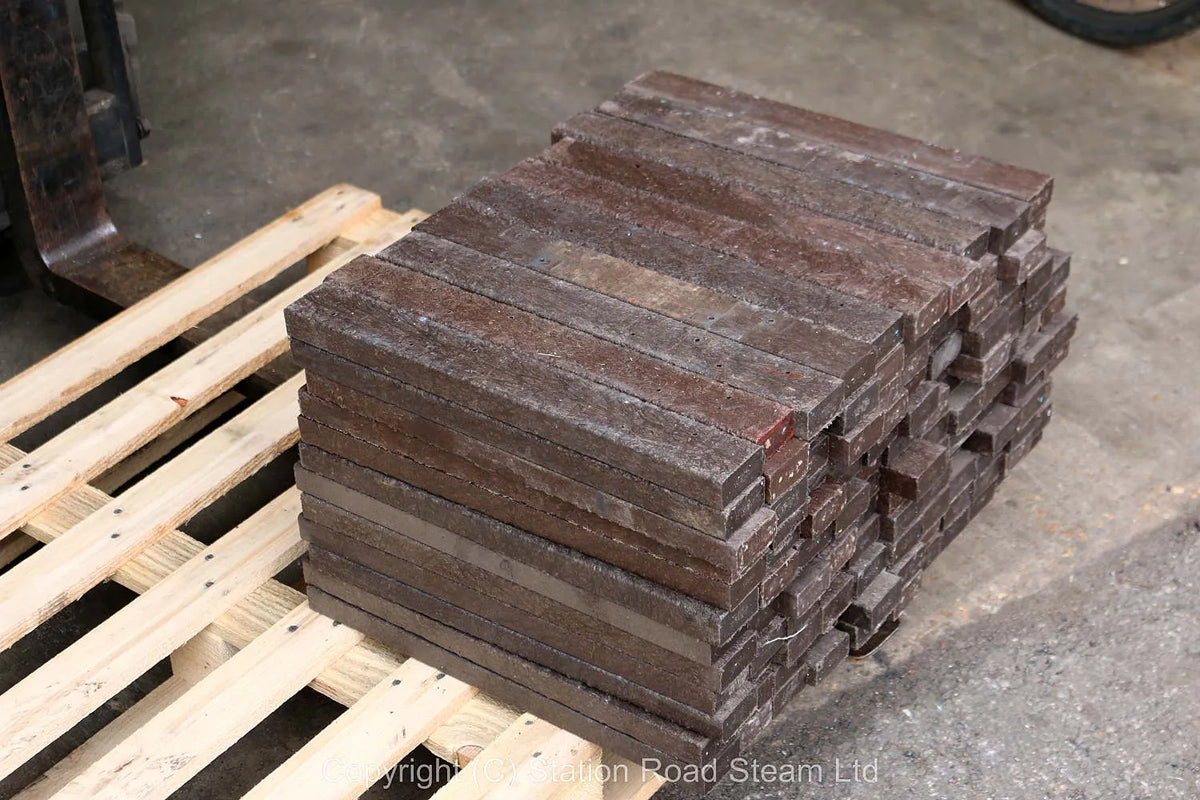 128 recycled plastic sleepers, 16 x 2" x 1"