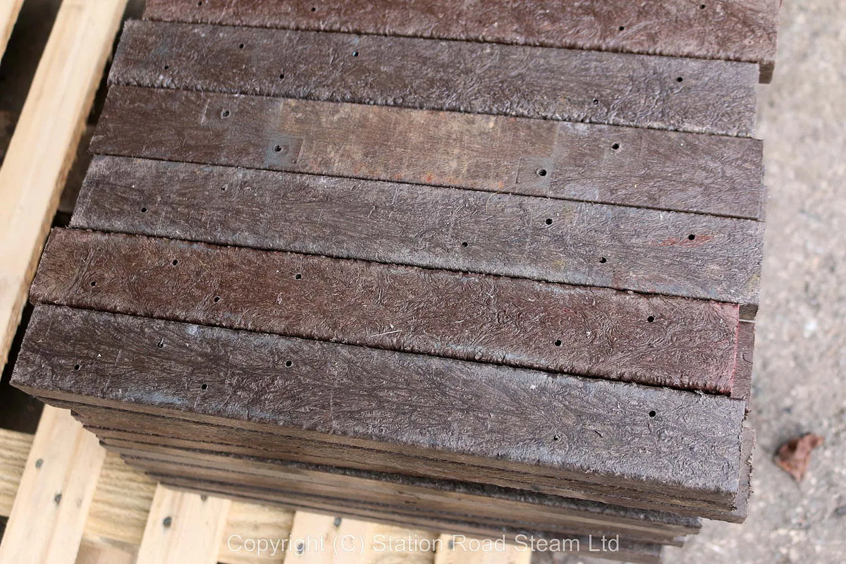 128 recycled plastic sleepers, 16 x 2" x 1"