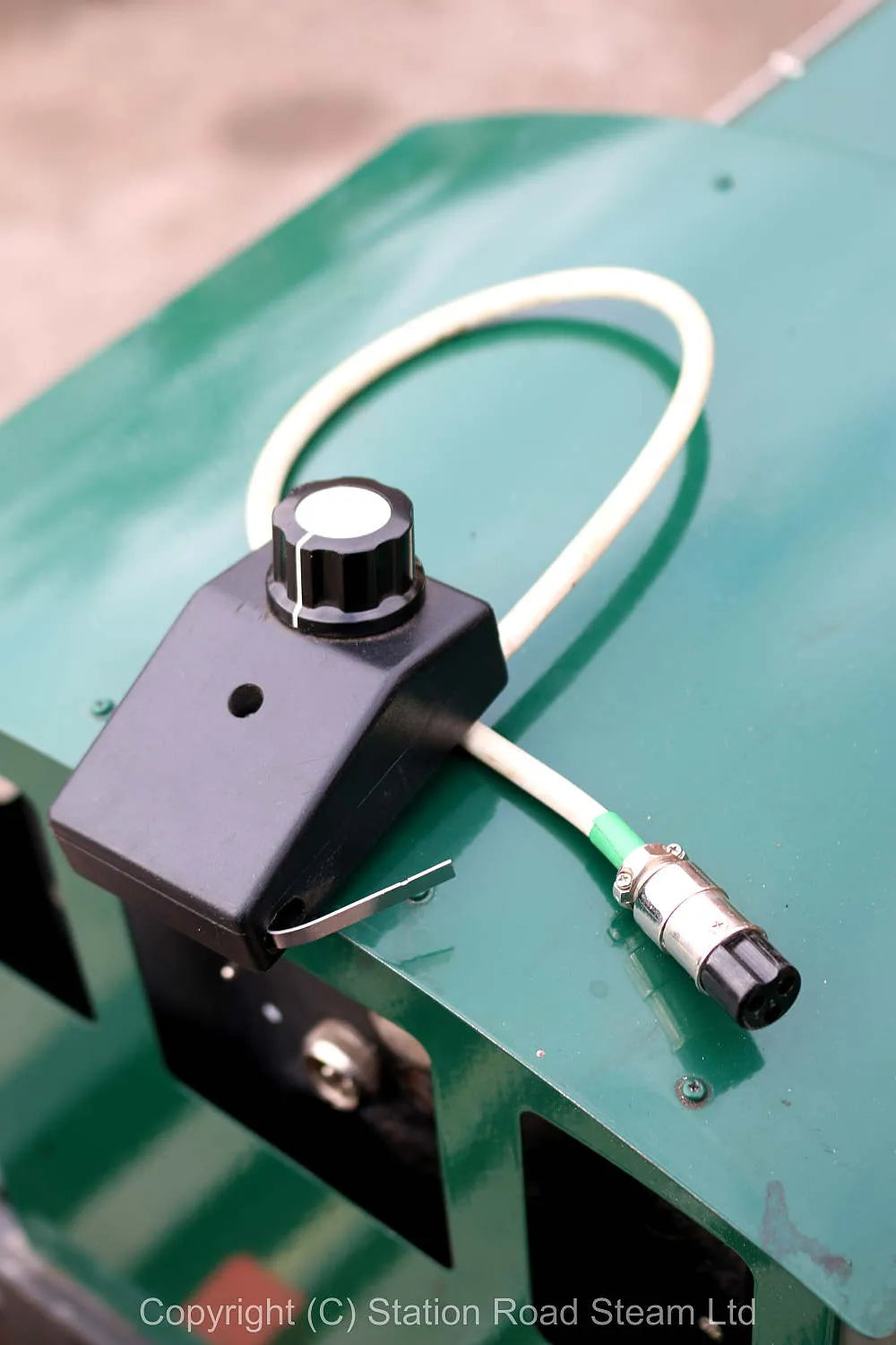 5 inch gauge battery-electric