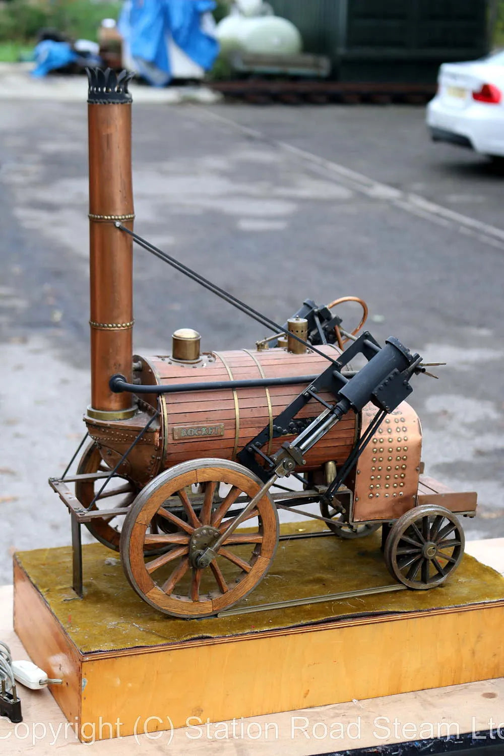 7 1/4 inch gauge display model Stephenson's "Rocket"